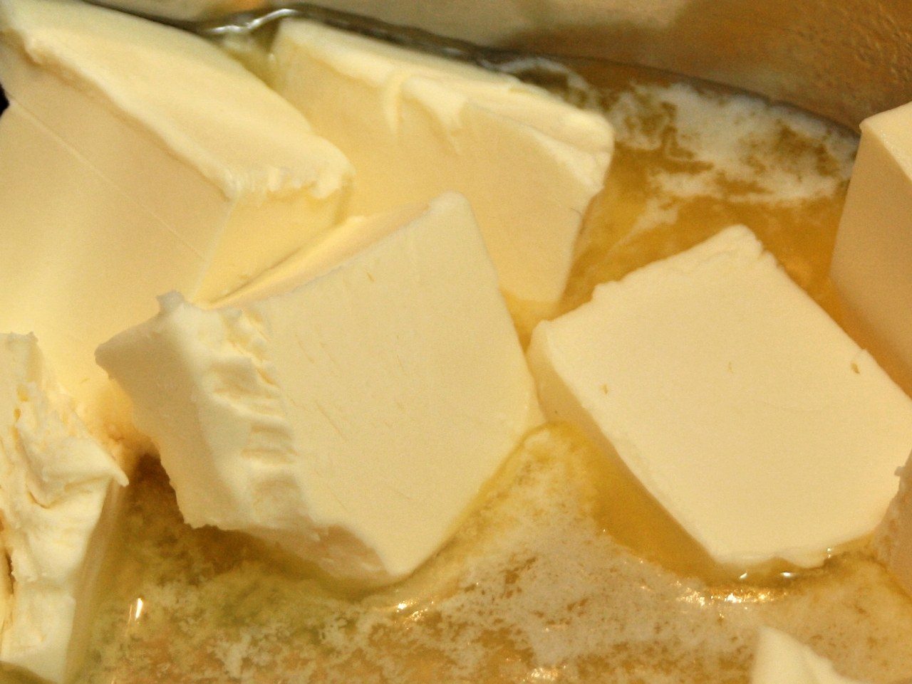 Congress introduces the REAL Butter Act to require "lab-created" labeling on Savor's carbon-derived butter