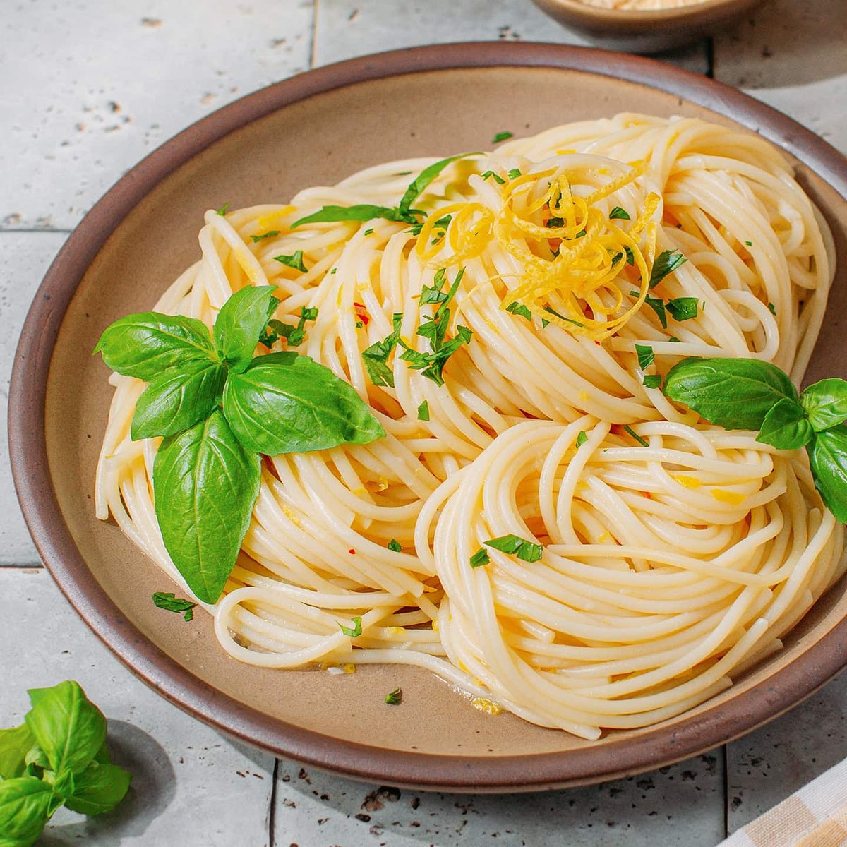 Easy Vegan Lemon Garlic Pasta