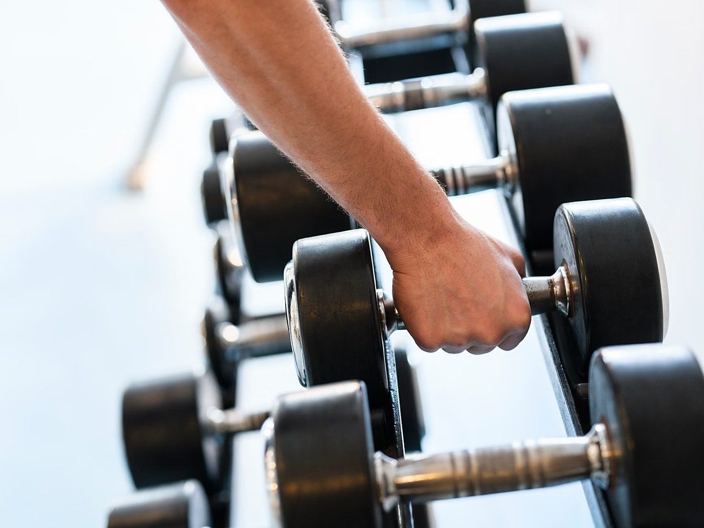 Self-selected vegan diet cuts muscle mass in older adults, trial finds